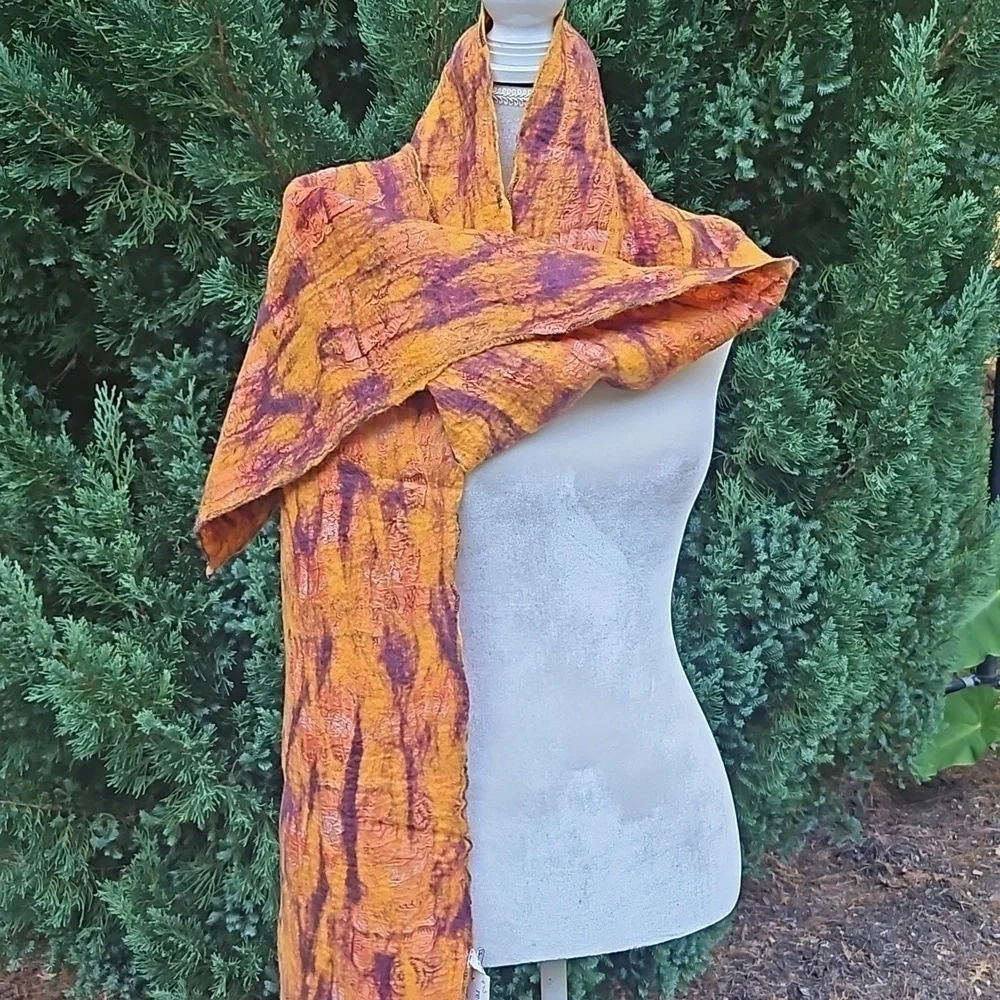 Scarf Handcrafted Wool and silk NWT 72